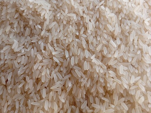 Rice Grains at Bakin Dogo Market Kaduna North by JoabJacob (Wikimedia)